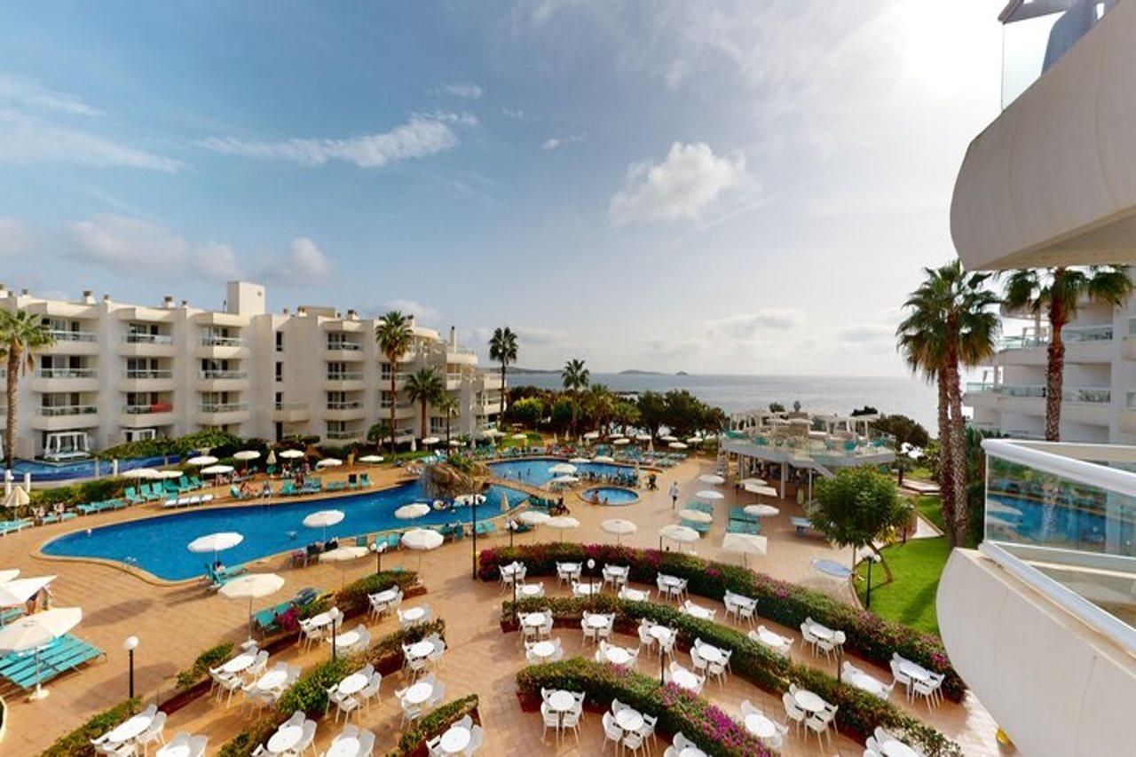 Aparthotel Tropic Garden Санта-Эулалия-дель-Рио Экстерьер фото
