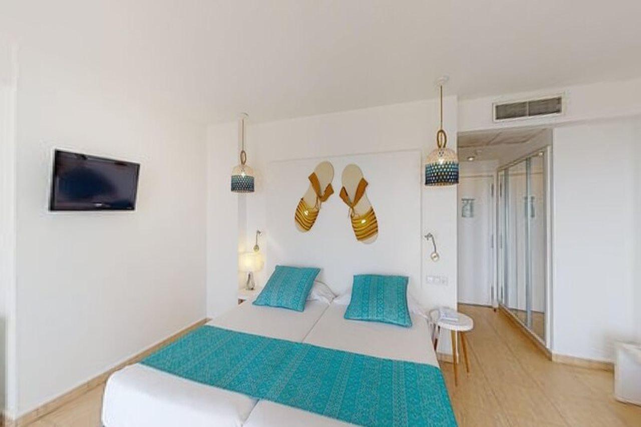 Aparthotel Tropic Garden Санта-Эулалия-дель-Рио Экстерьер фото