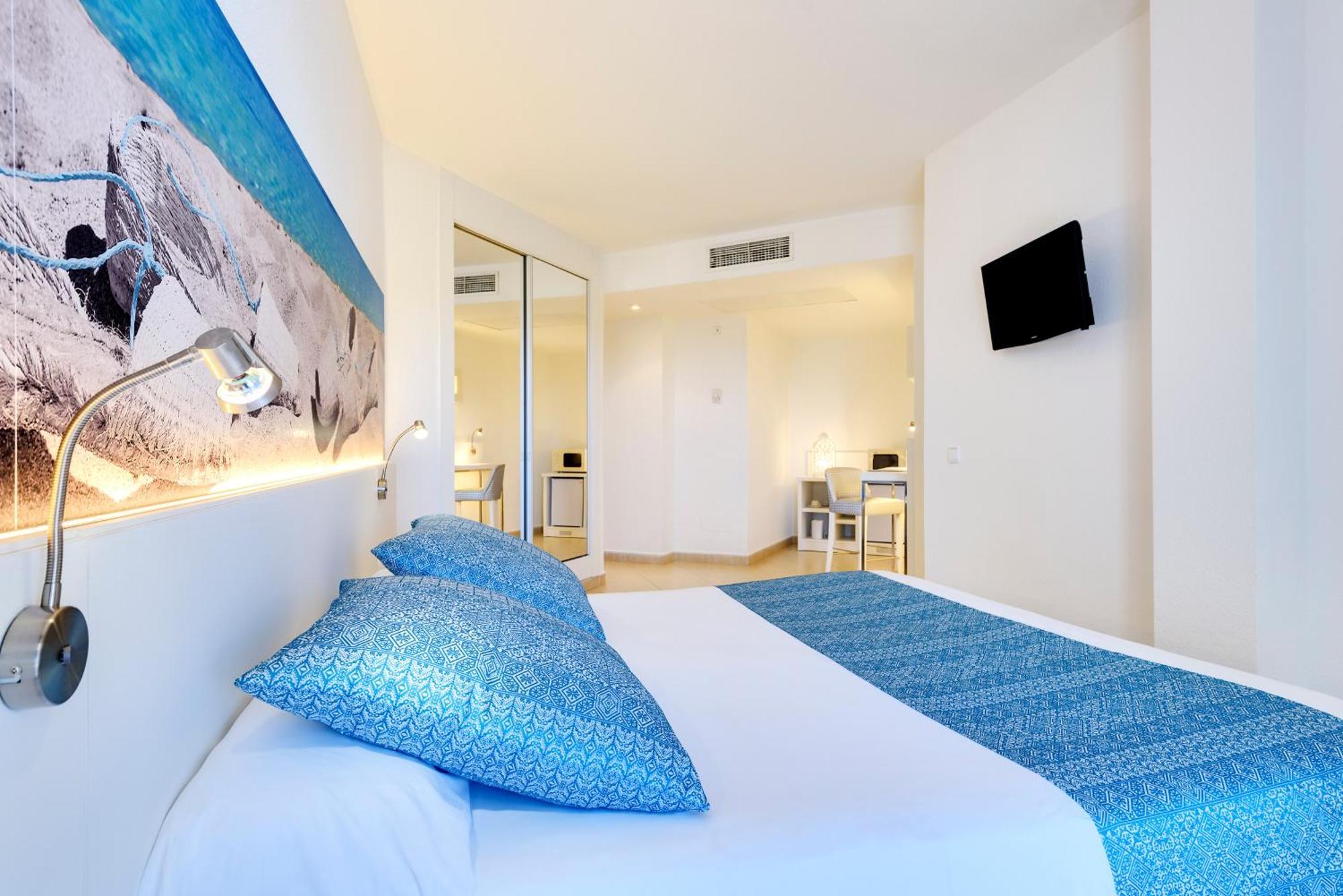 Aparthotel Tropic Garden Санта-Эулалия-дель-Рио Экстерьер фото